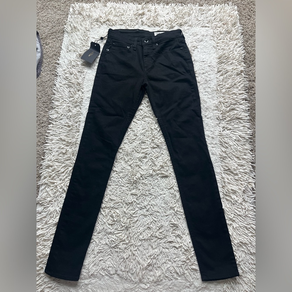 Rag & Bone Mid rise skinny jeans 
Size 24 
New with tags Super cute
Super cute
